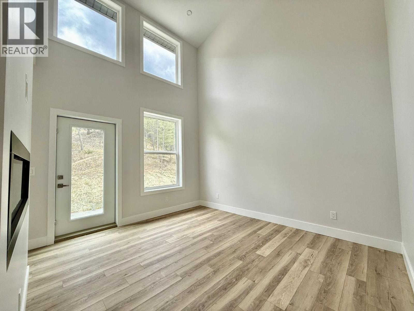 746 Taynton Drive, Invermere, BC - Indoor Photo Showing Other Room