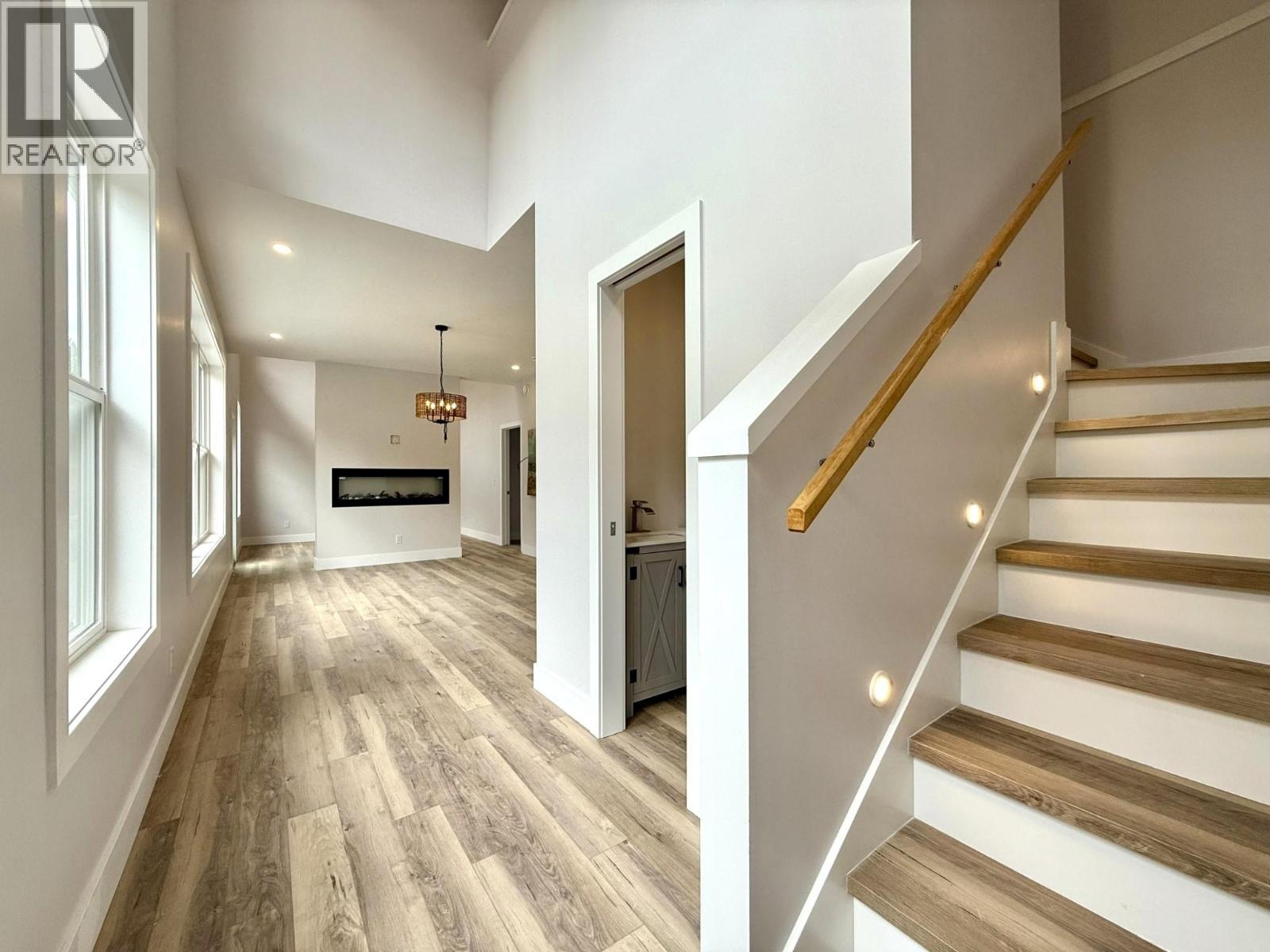 746 Taynton Drive, Invermere, BC - Indoor Photo Showing Other Room