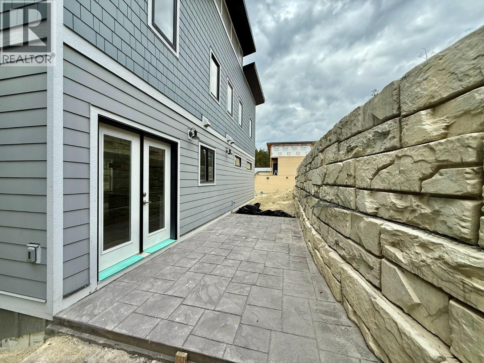 746 Taynton Drive, Invermere, BC - Outdoor With Exterior