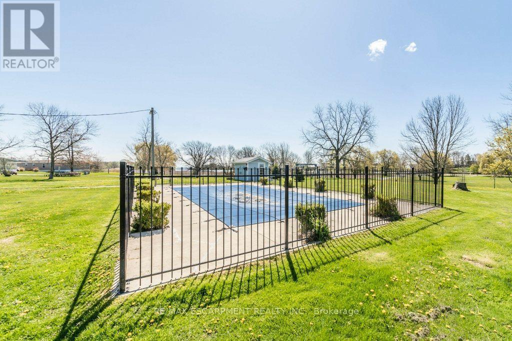 9 Hickory Hollow, Haldimand, ON - Outdoor