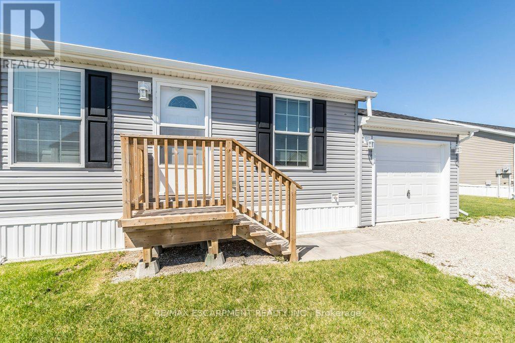 9 Hickory Hollow, Haldimand, ON - Outdoor