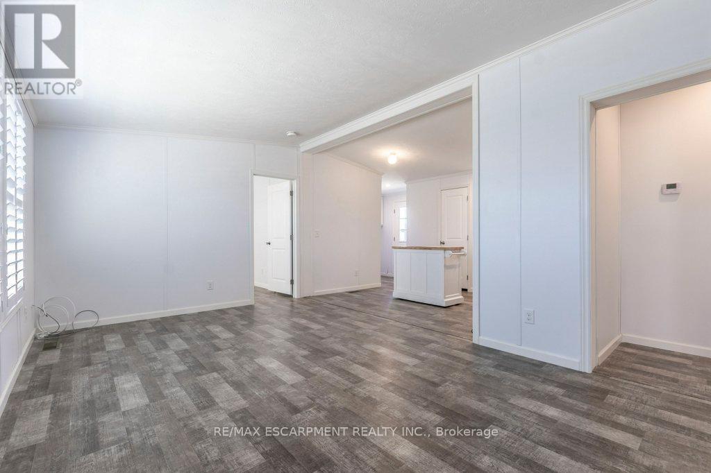 9 Hickory Hollow, Haldimand, ON - Indoor Photo Showing Other Room