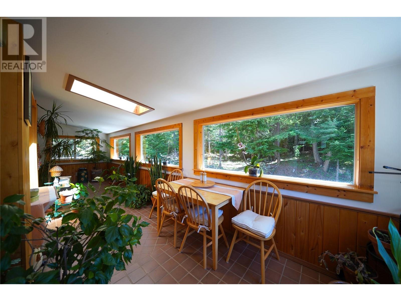 425 Alexander Road, Procter, BC - Indoor