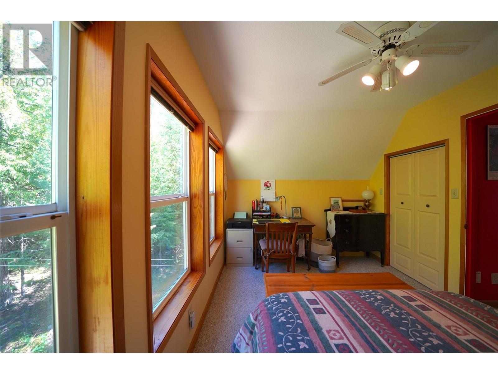 425 Alexander Road, Procter, BC - Indoor Photo Showing Other Room