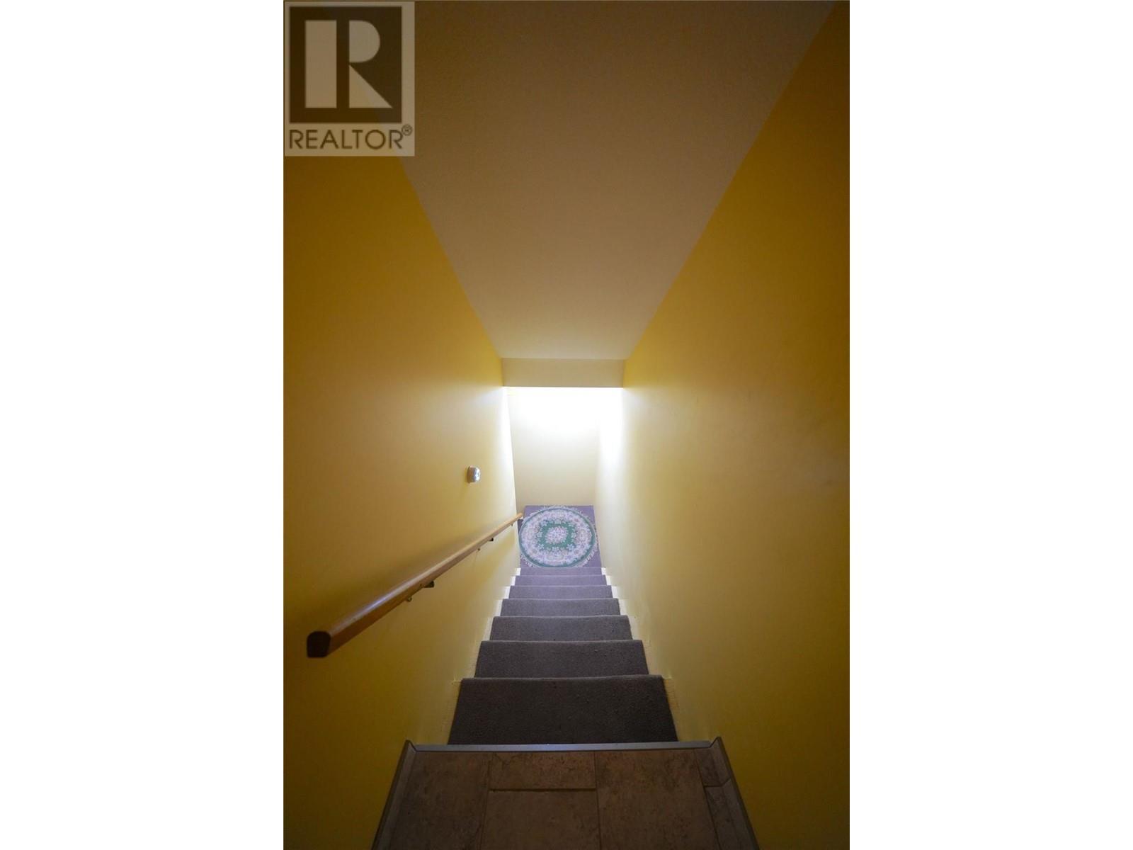 425 Alexander Road, Procter, BC - Indoor Photo Showing Other Room