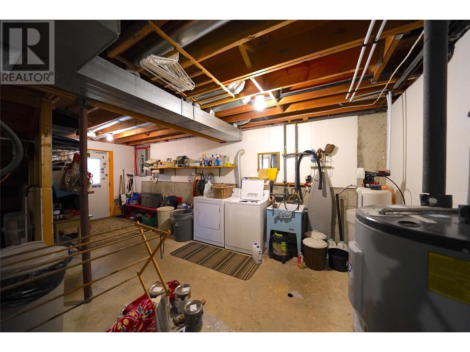 425 Alexander Road, Procter, BC - Indoor Photo Showing Basement