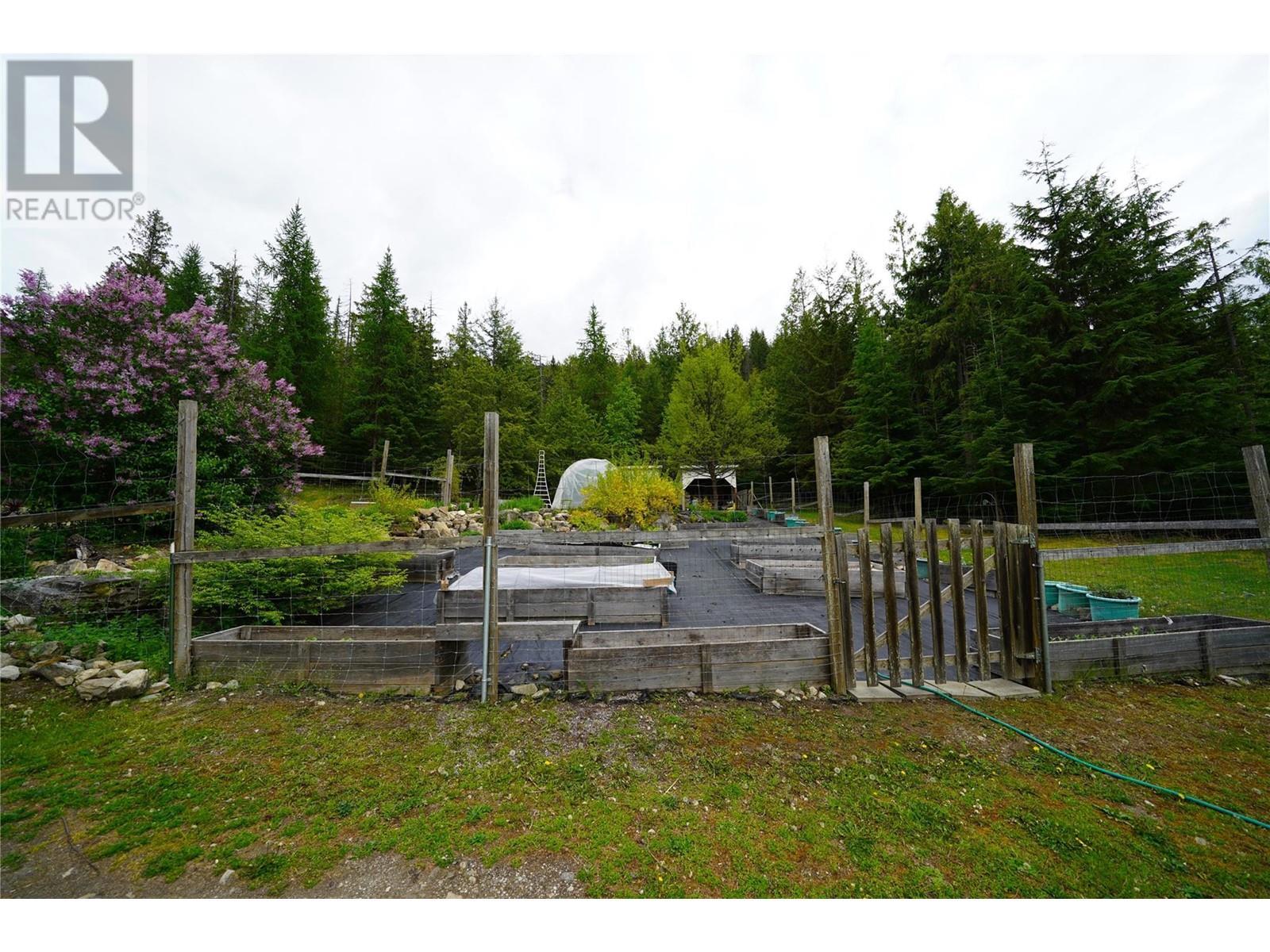 425 Alexander Road, Procter, BC - Outdoor