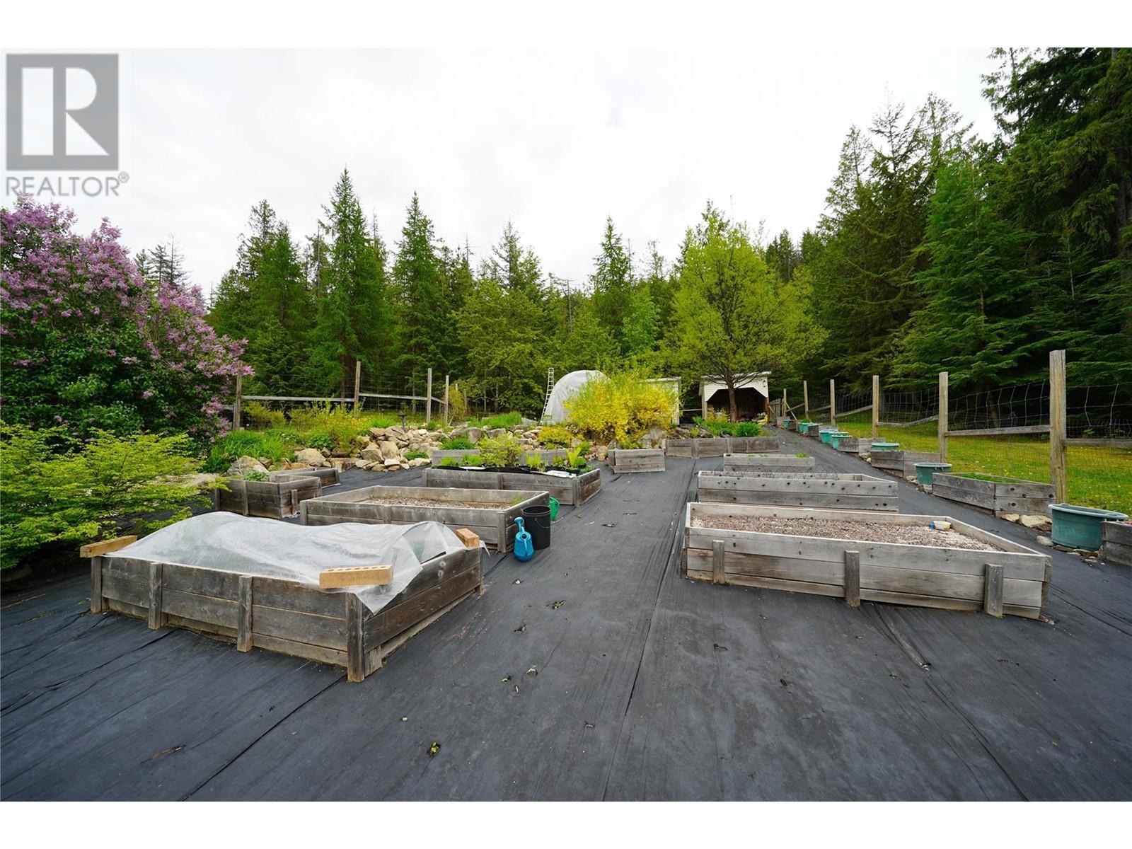 425 Alexander Road, Procter, BC - Outdoor