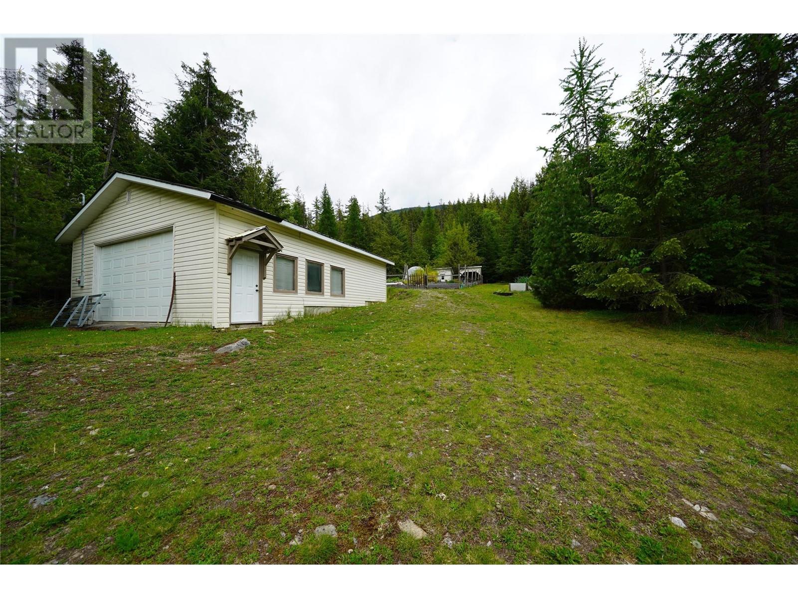 425 Alexander Road, Procter, BC - Outdoor