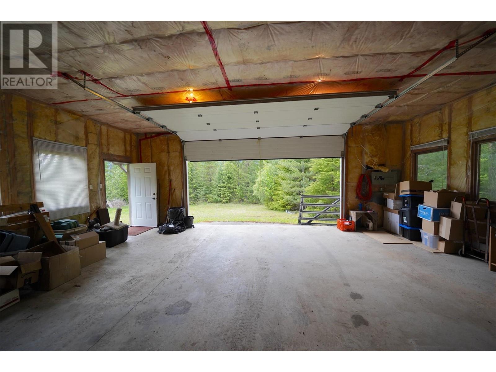 425 Alexander Road, Procter, BC - Indoor Photo Showing Garage