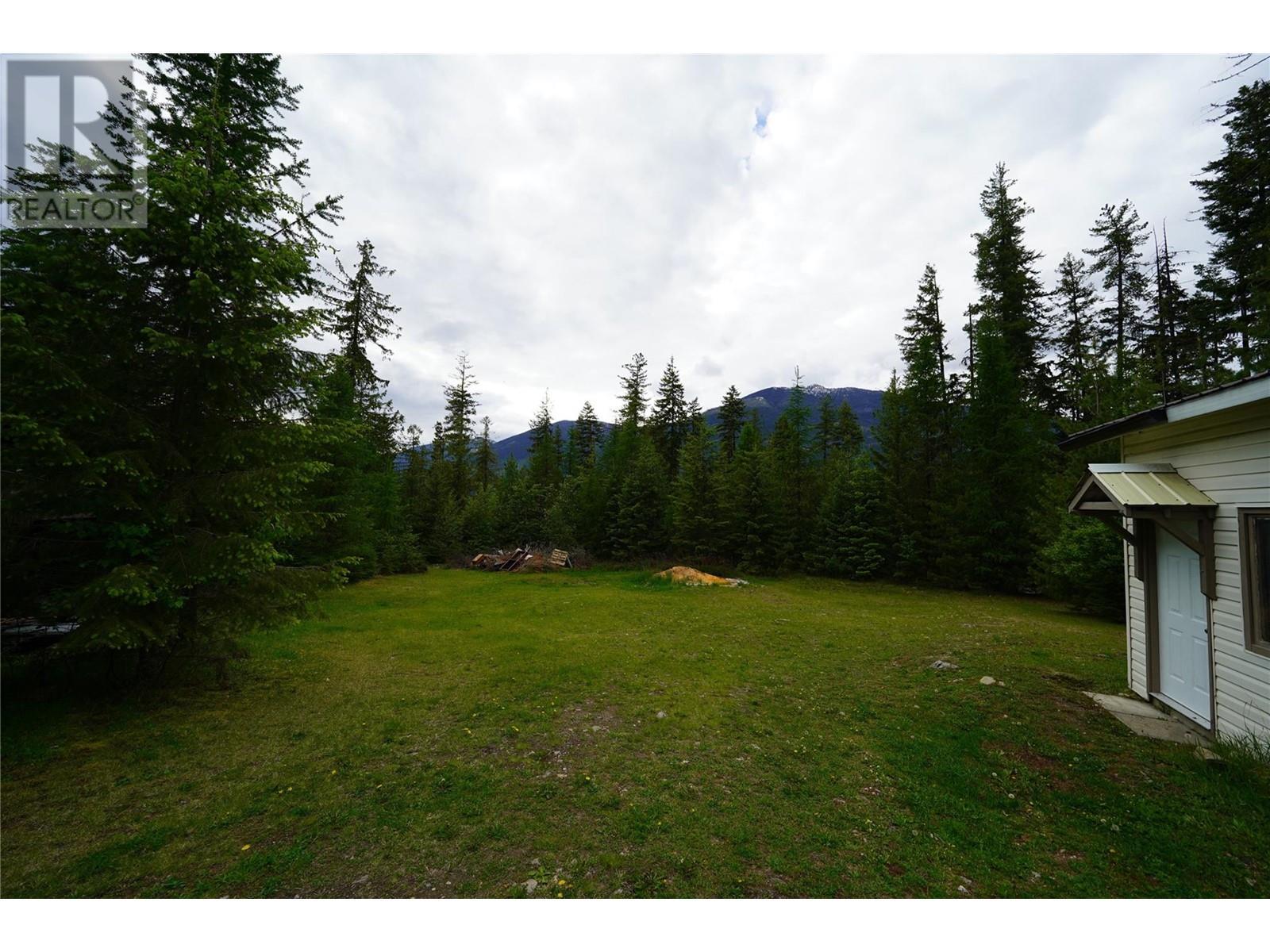 425 Alexander Road, Procter, BC - Outdoor
