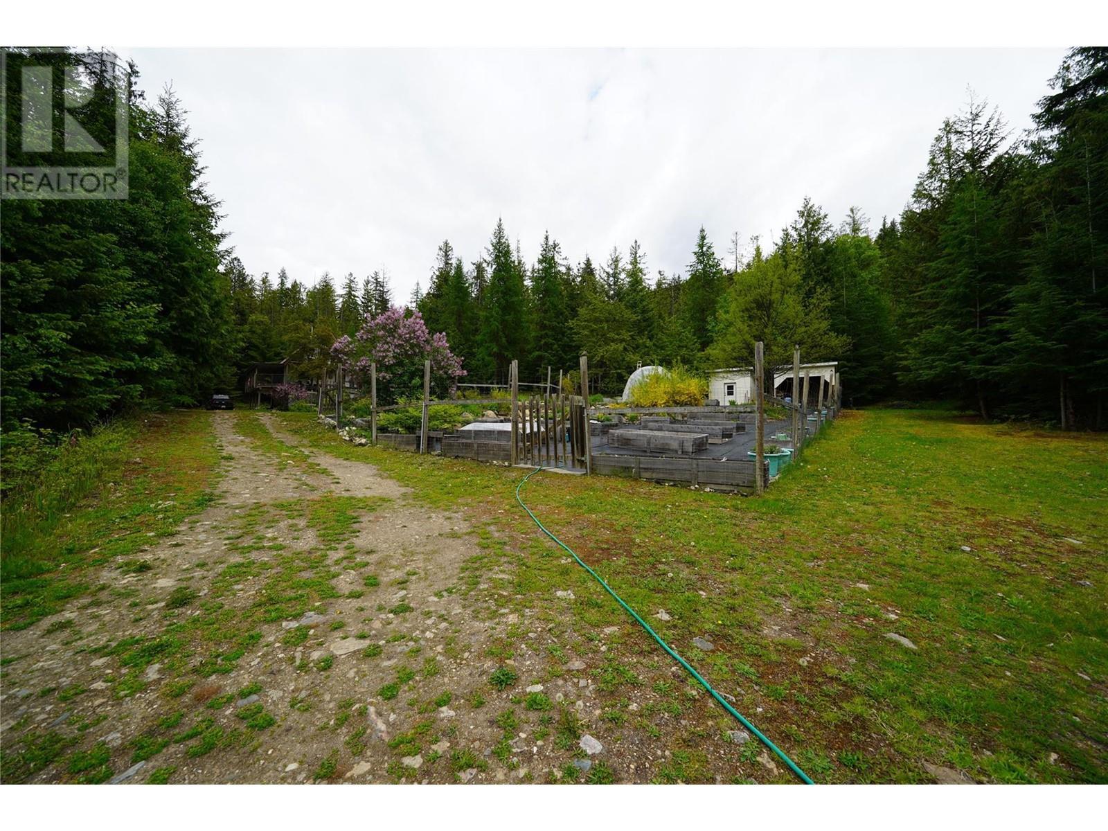 425 Alexander Road, Procter, BC - Outdoor