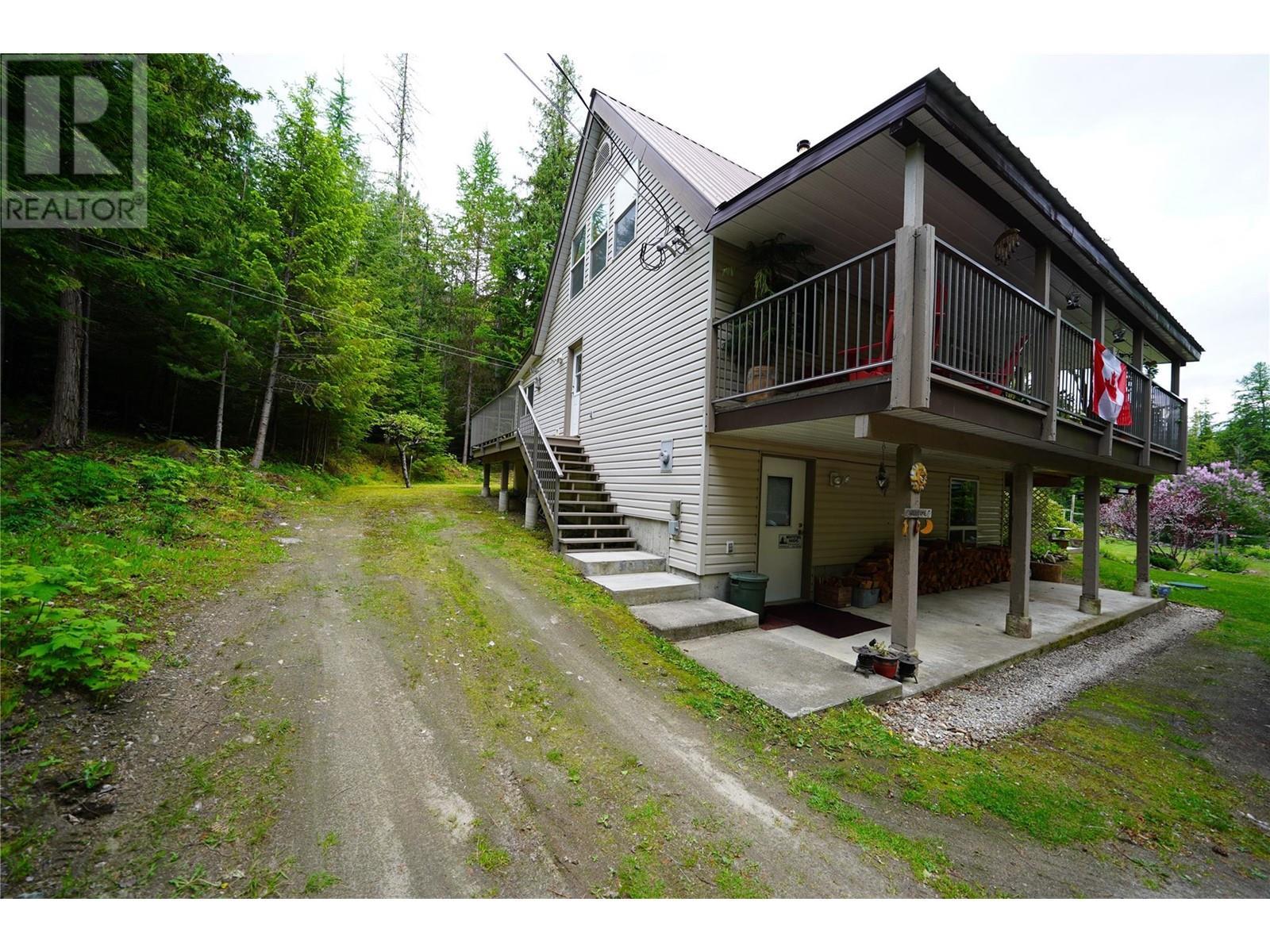 425 Alexander Road, Procter, BC - Outdoor