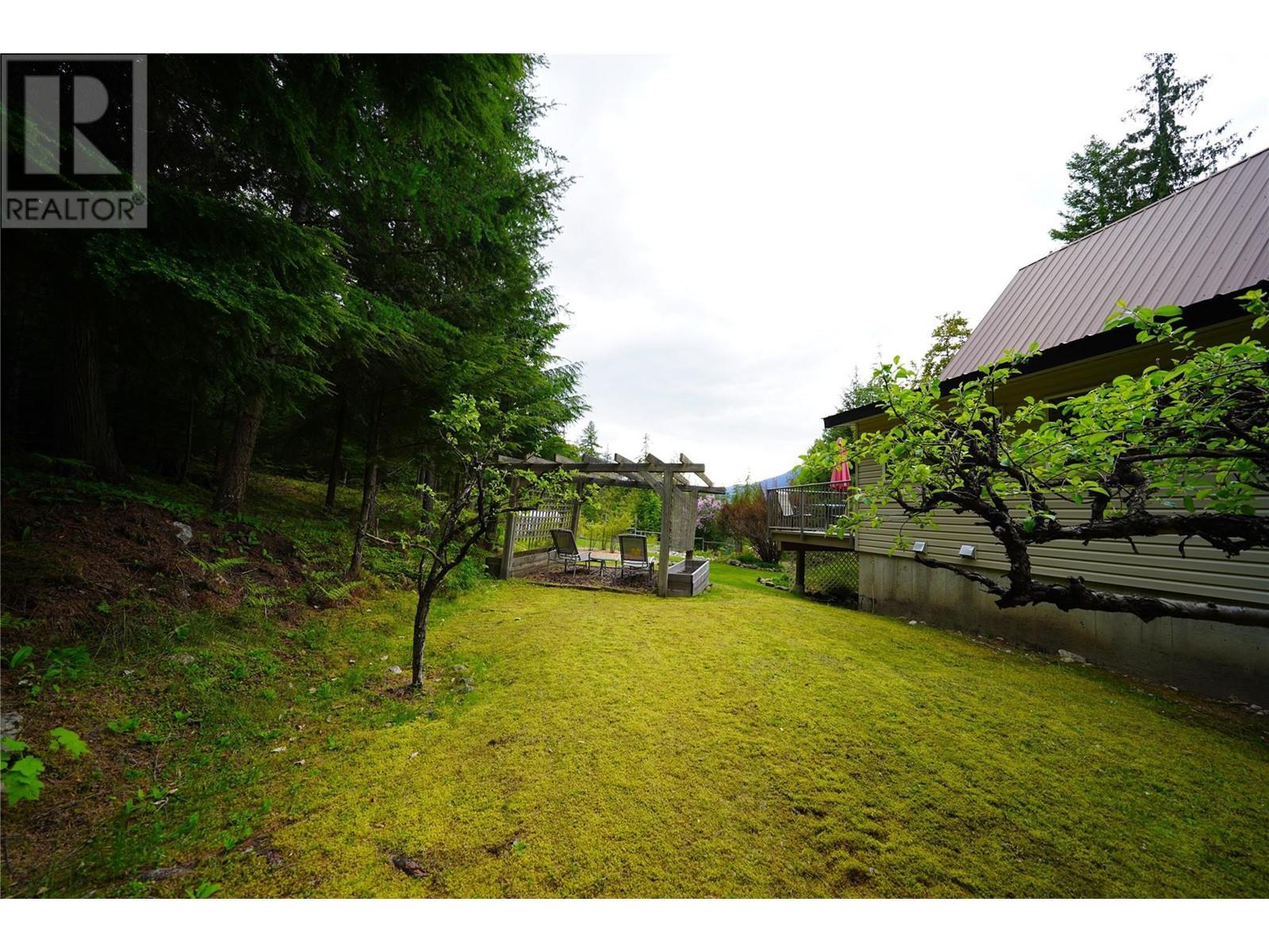 425 Alexander Road, Procter, BC - Outdoor