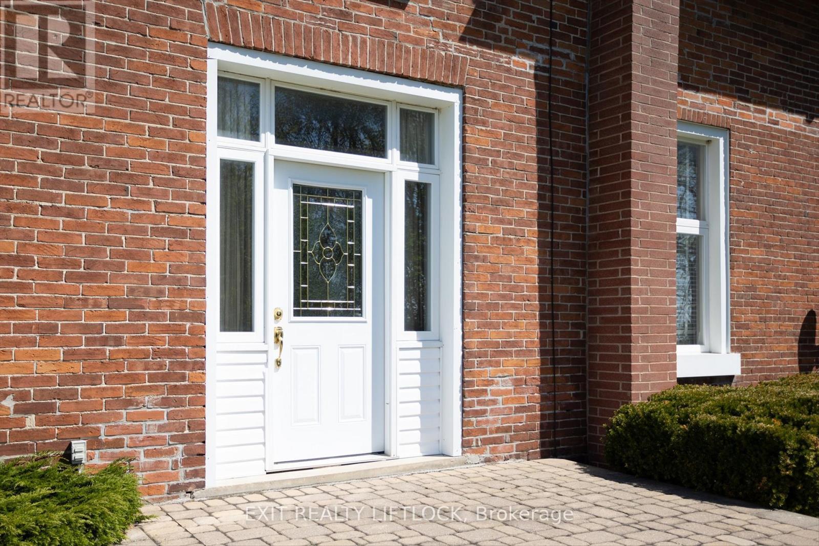 Front Entry - 404 Morton Line, Cavan Monaghan (Cavan Twp), ON