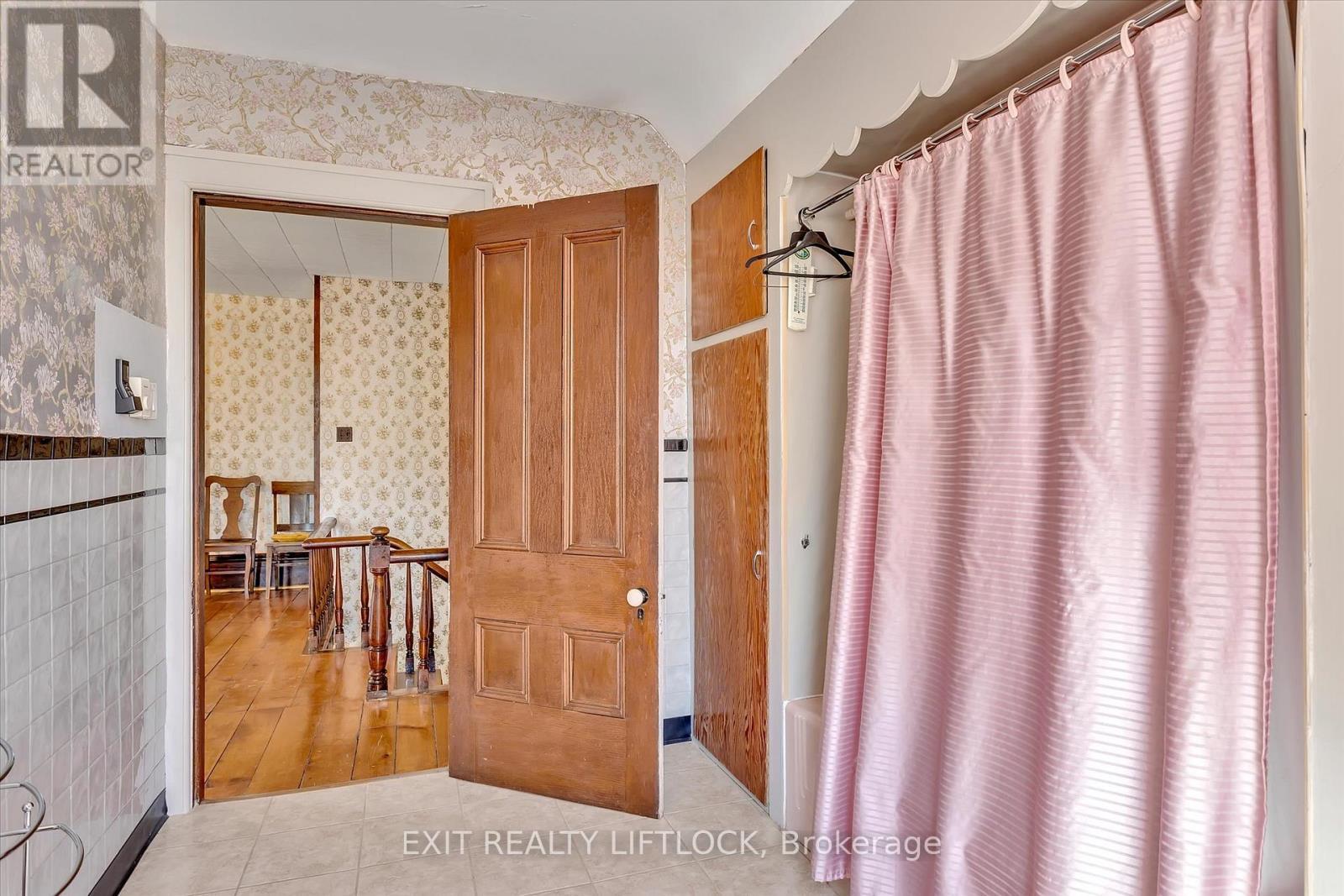 Bathroom - 404 Morton Line, Cavan Monaghan (Cavan Twp), ON