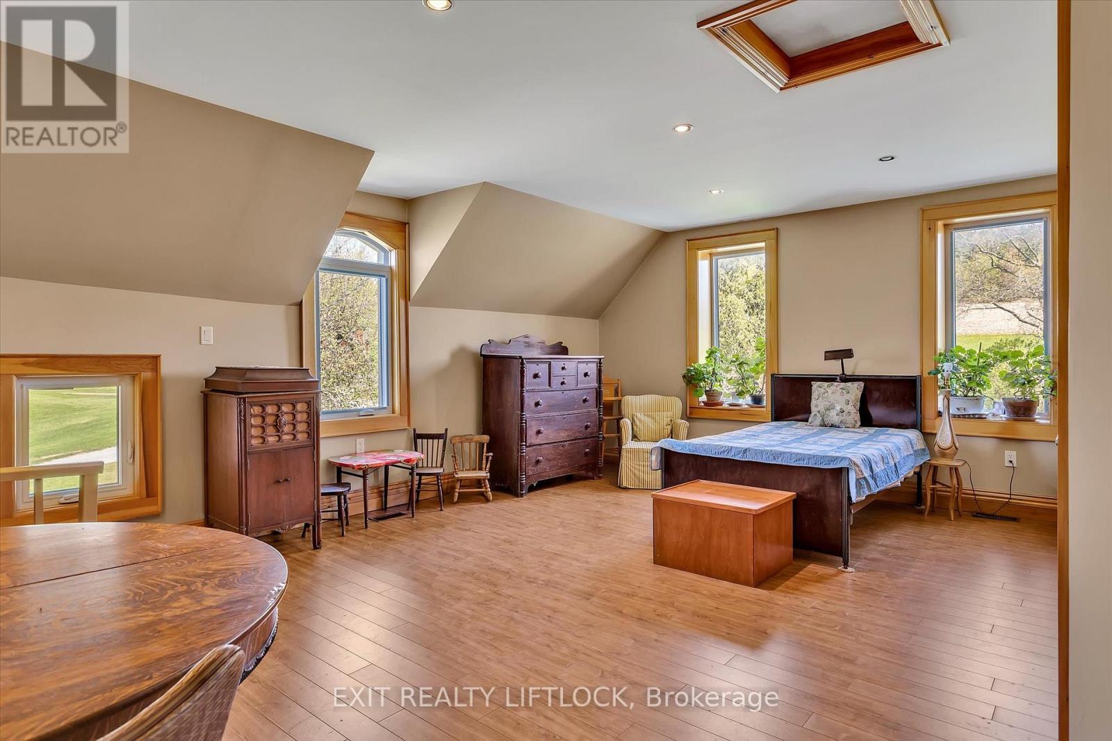 Bedroom - 404 Morton Line, Cavan Monaghan (Cavan Twp), ON