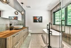 Ensuite bathroom -