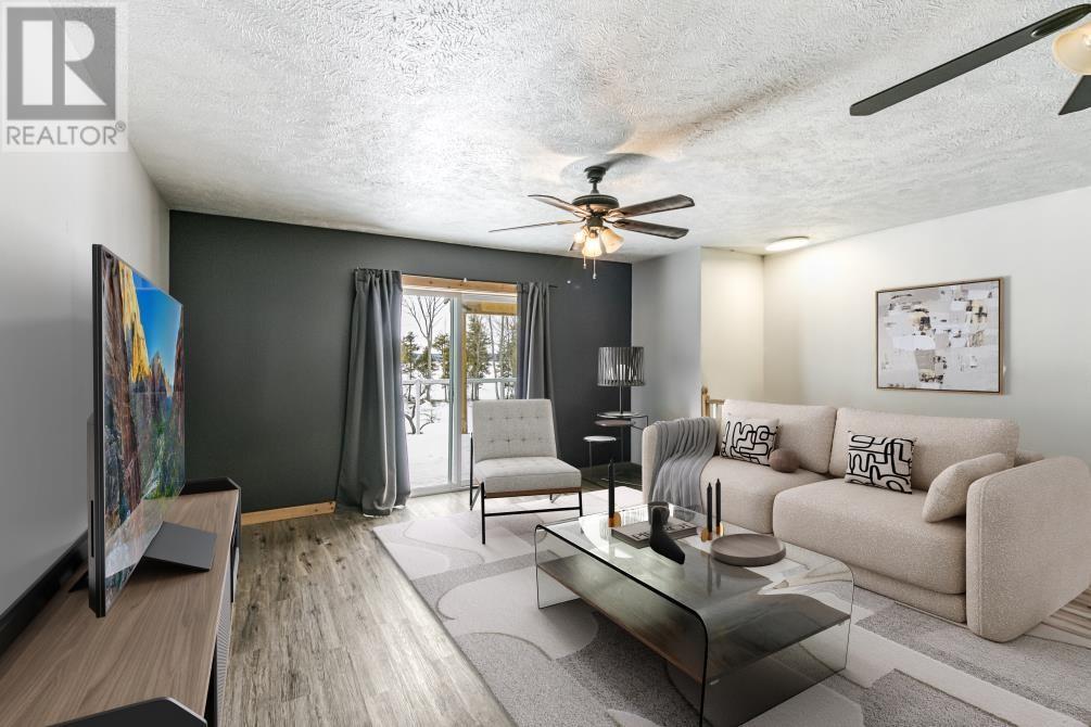 241 Grandor Road, Kagawong, ON - Indoor Photo Showing Living Room