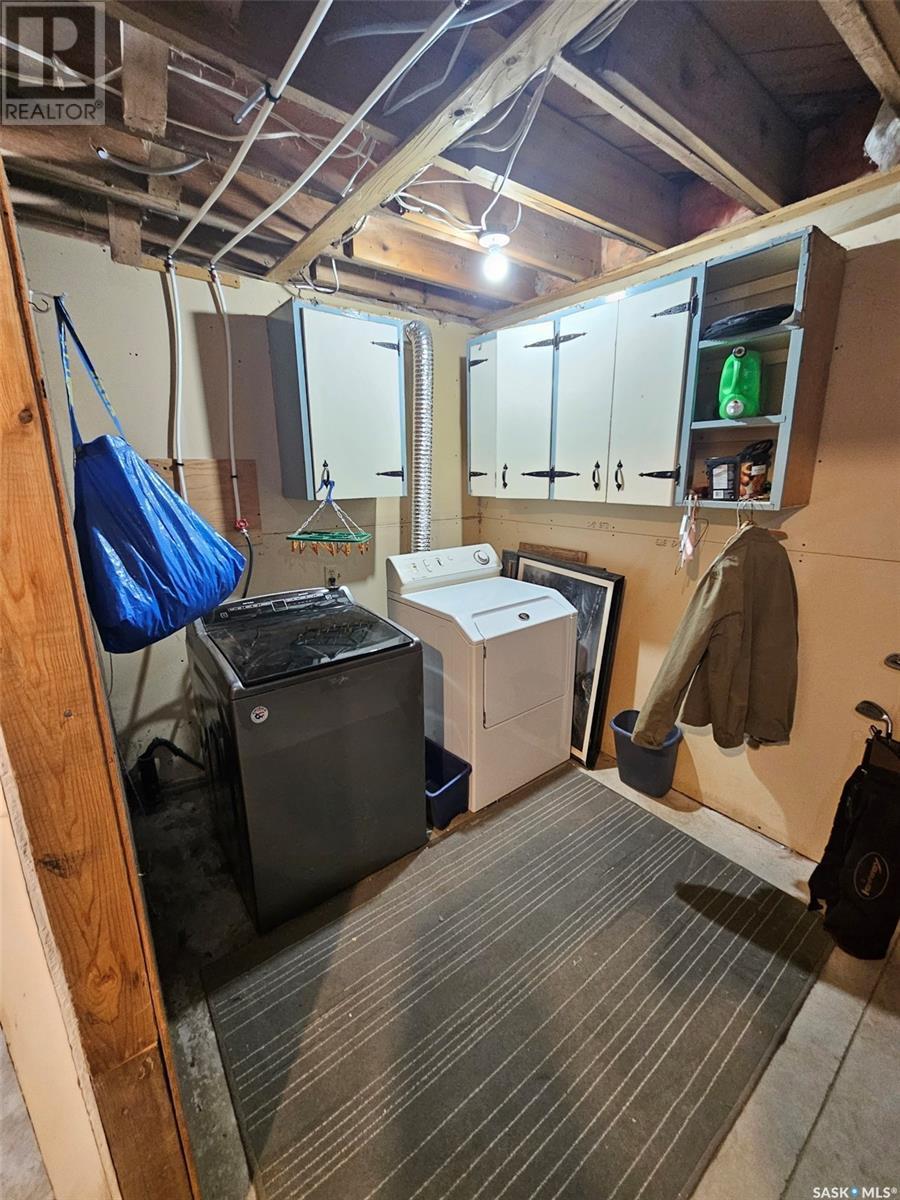 306 West 1St Street, Alida, SK - Indoor Photo Showing Laundry Room
