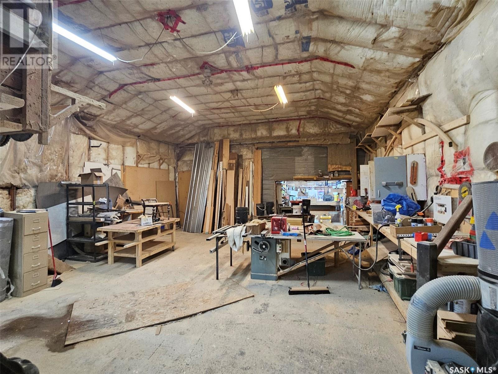 306 West 1St Street, Alida, SK - Indoor