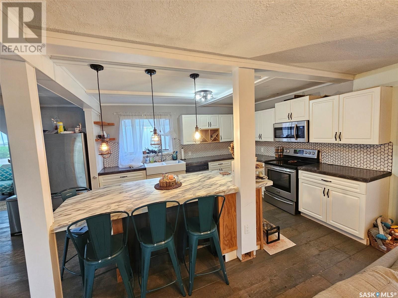 306 West 1St Street, Alida, SK - Indoor