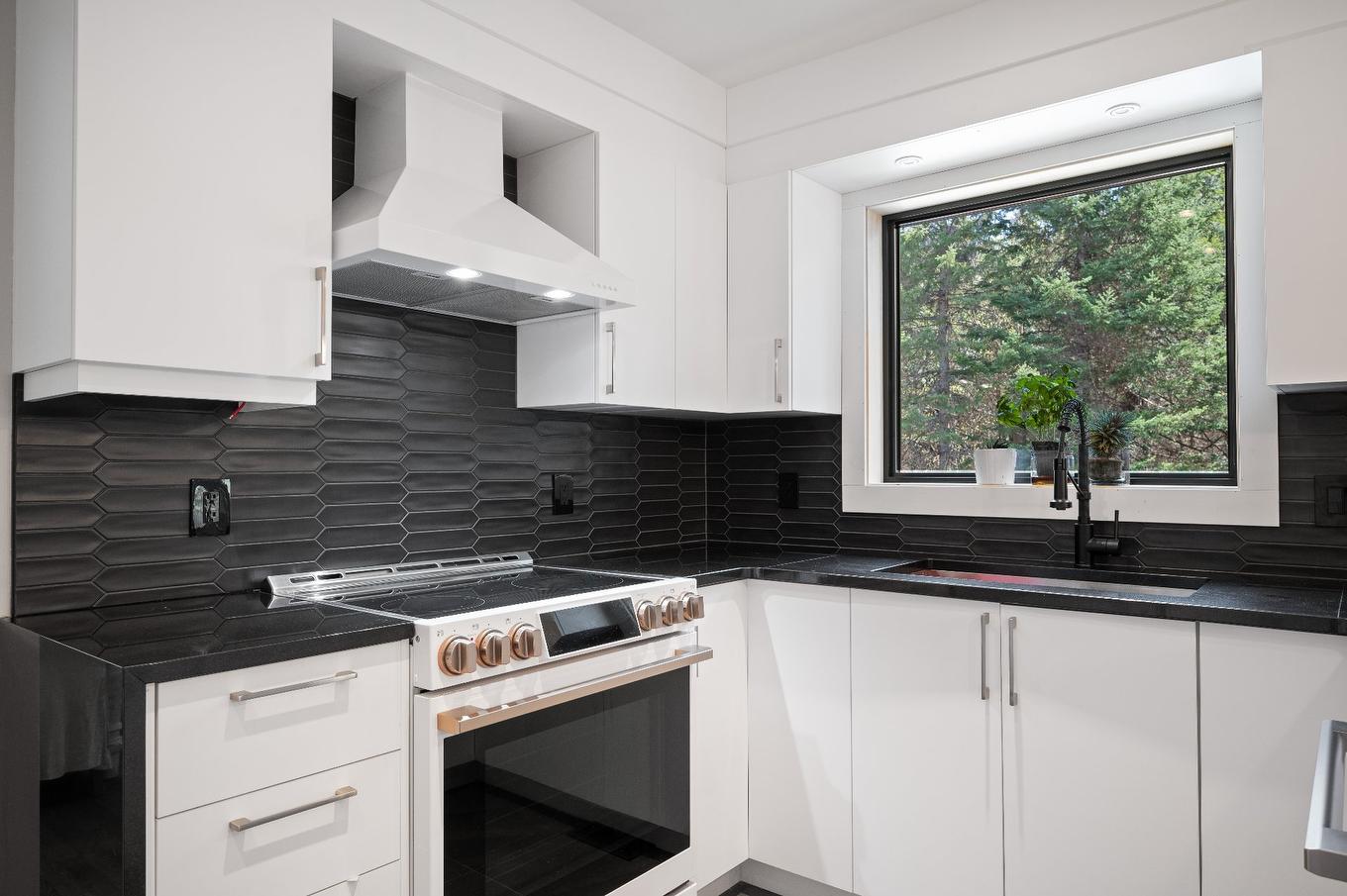 Kitchen - 153 Route 323, Brébeuf, QC - Indoor Photo Showing Kitchen With Upgraded Kitchen