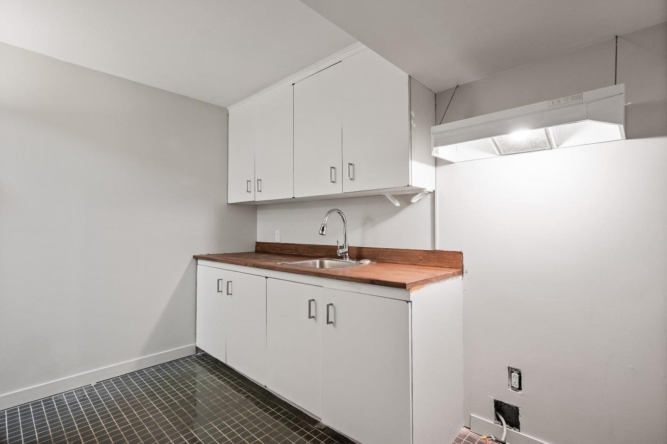 Intergenerational - 153 Route 323, Brébeuf, QC - Indoor