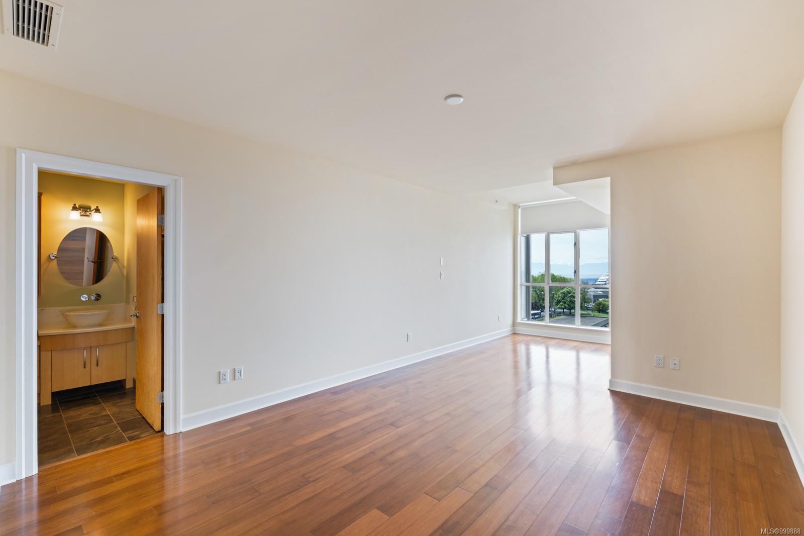 821-21 Dallas Rd, Victoria, BC - Indoor Photo Showing Other Room