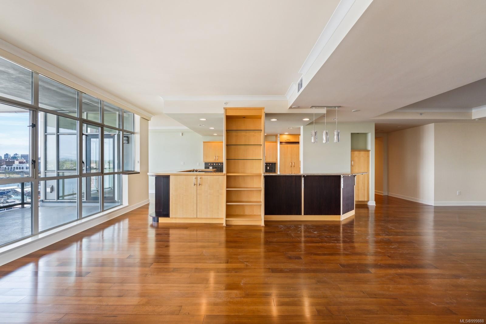 821-21 Dallas Rd, Victoria, BC - Indoor Photo Showing Other Room