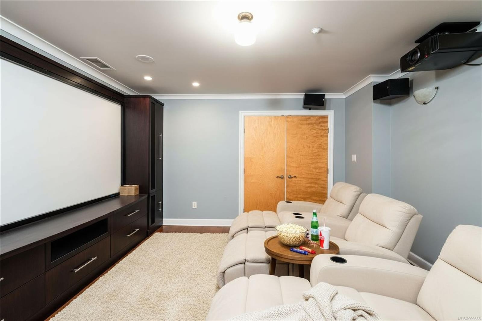 821-21 Dallas Rd, Victoria, BC - Indoor Photo Showing Dining Room