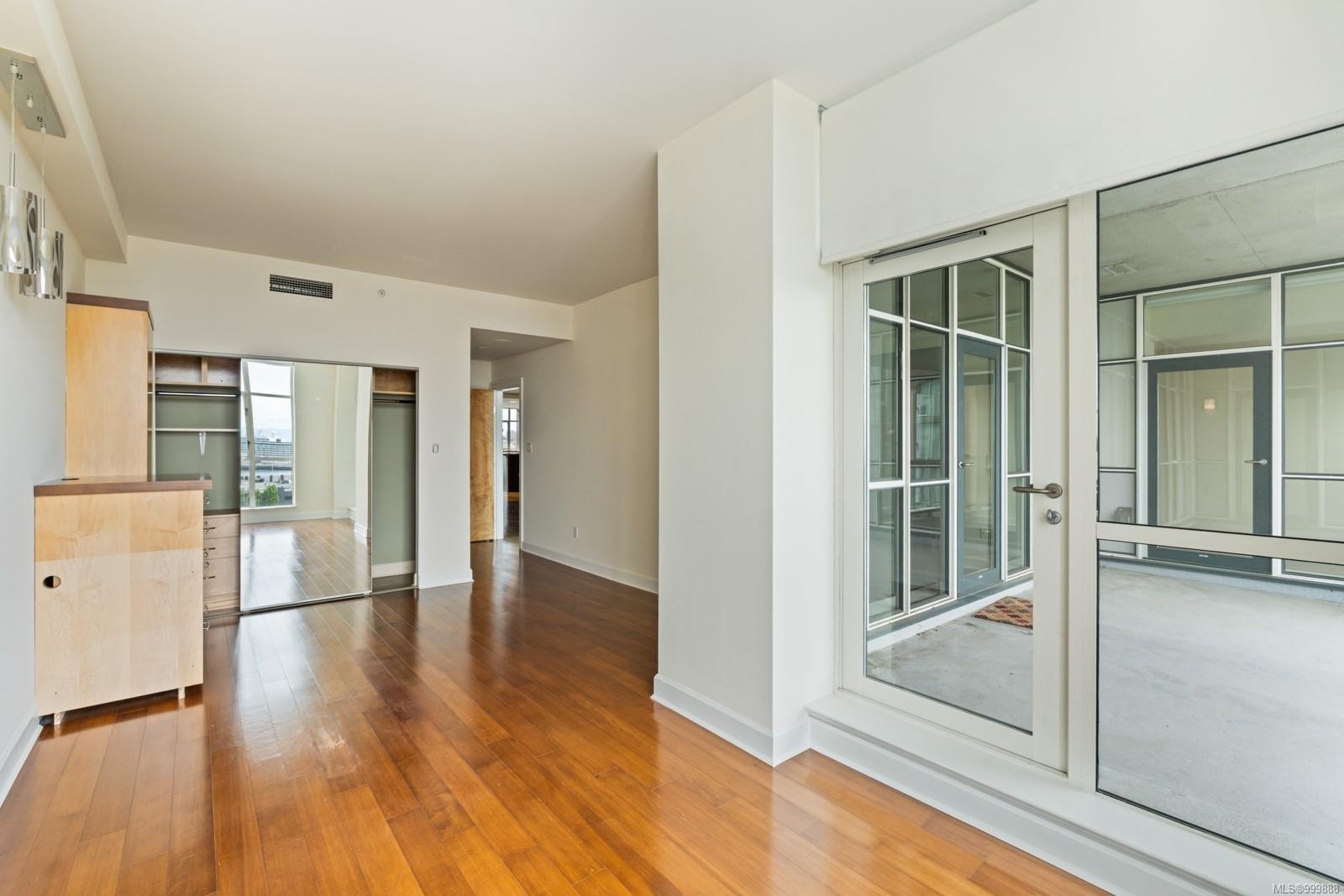 821-21 Dallas Rd, Victoria, BC - Indoor Photo Showing Other Room