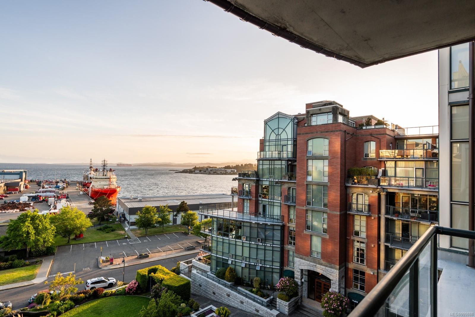 821-21 Dallas Rd, Victoria, BC - Outdoor With Body Of Water With View