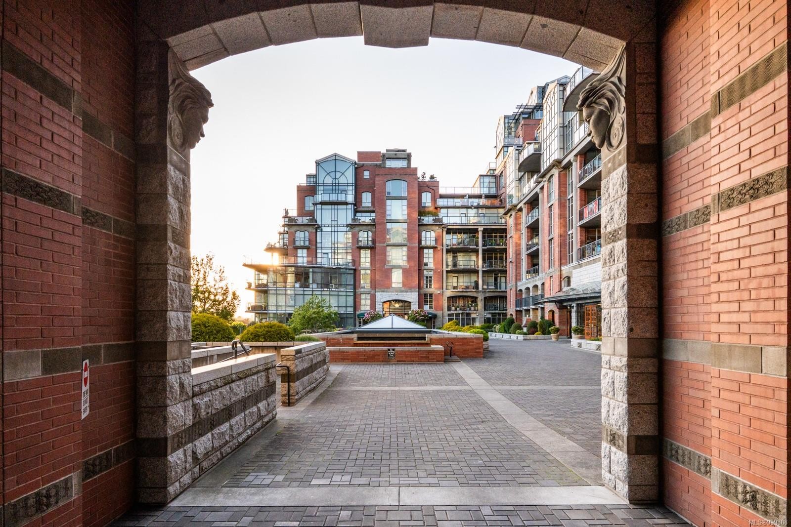 821-21 Dallas Rd, Victoria, BC - Outdoor