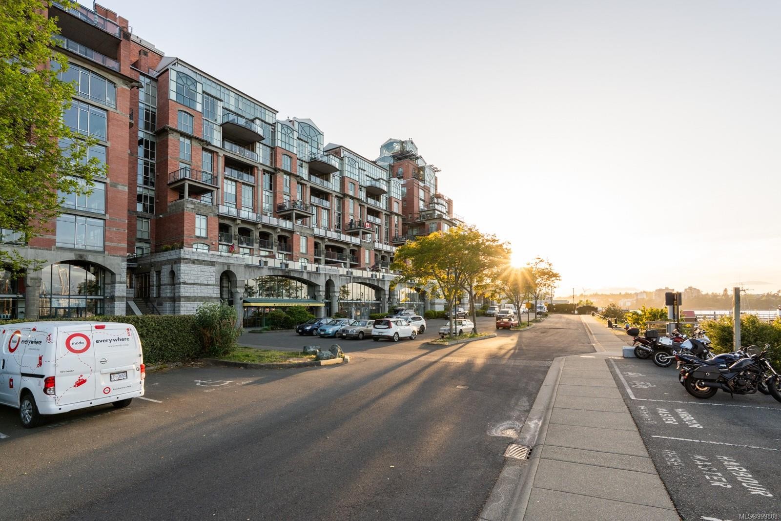 821-21 Dallas Rd, Victoria, BC - Outdoor With Facade