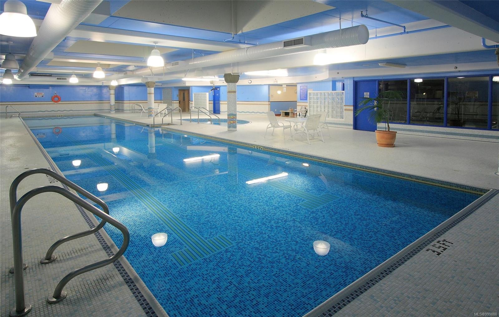 821-21 Dallas Rd, Victoria, BC - Indoor Photo Showing Other Room With In Ground Pool