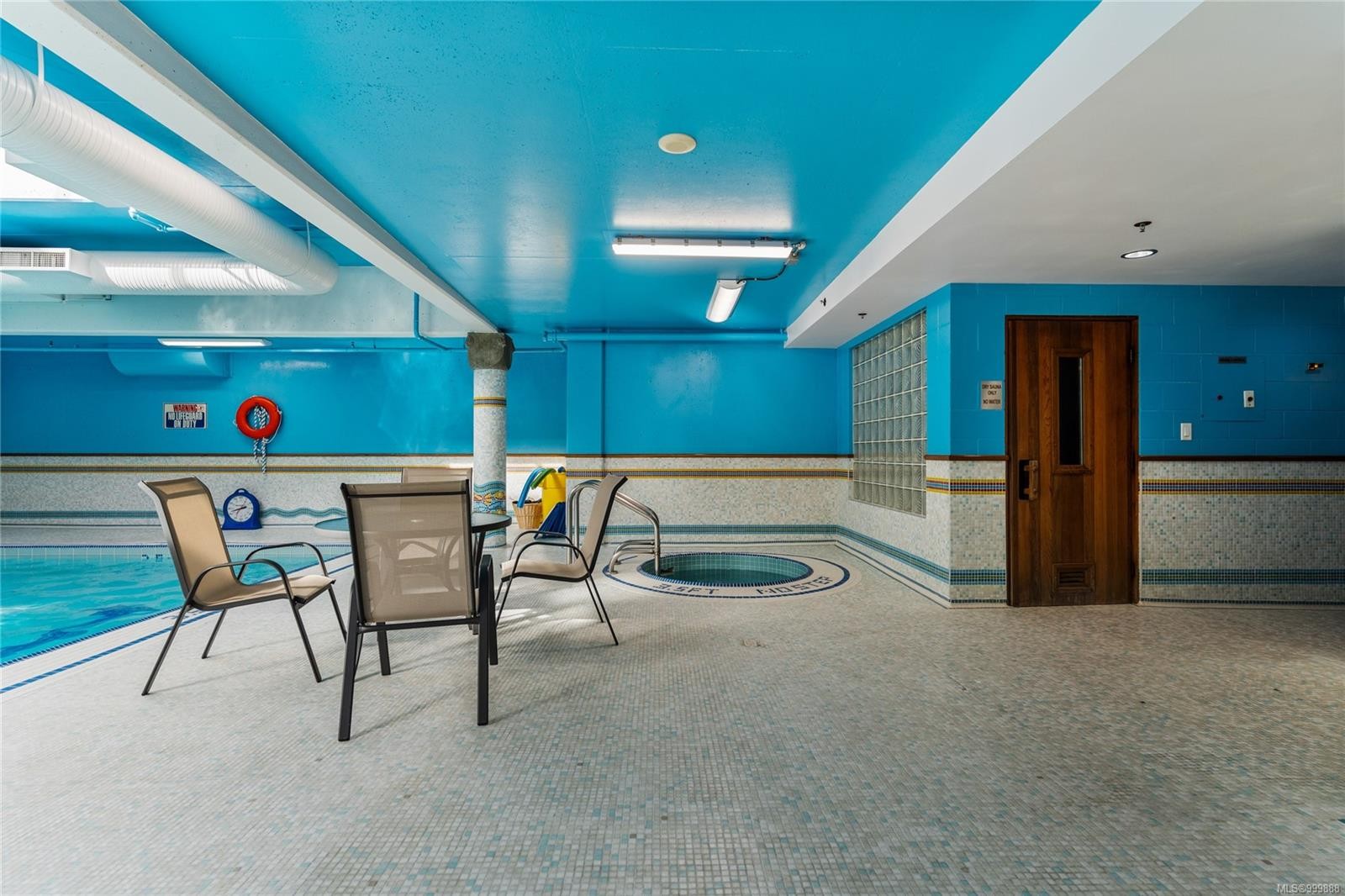 821-21 Dallas Rd, Victoria, BC - Indoor Photo Showing Other Room With In Ground Pool