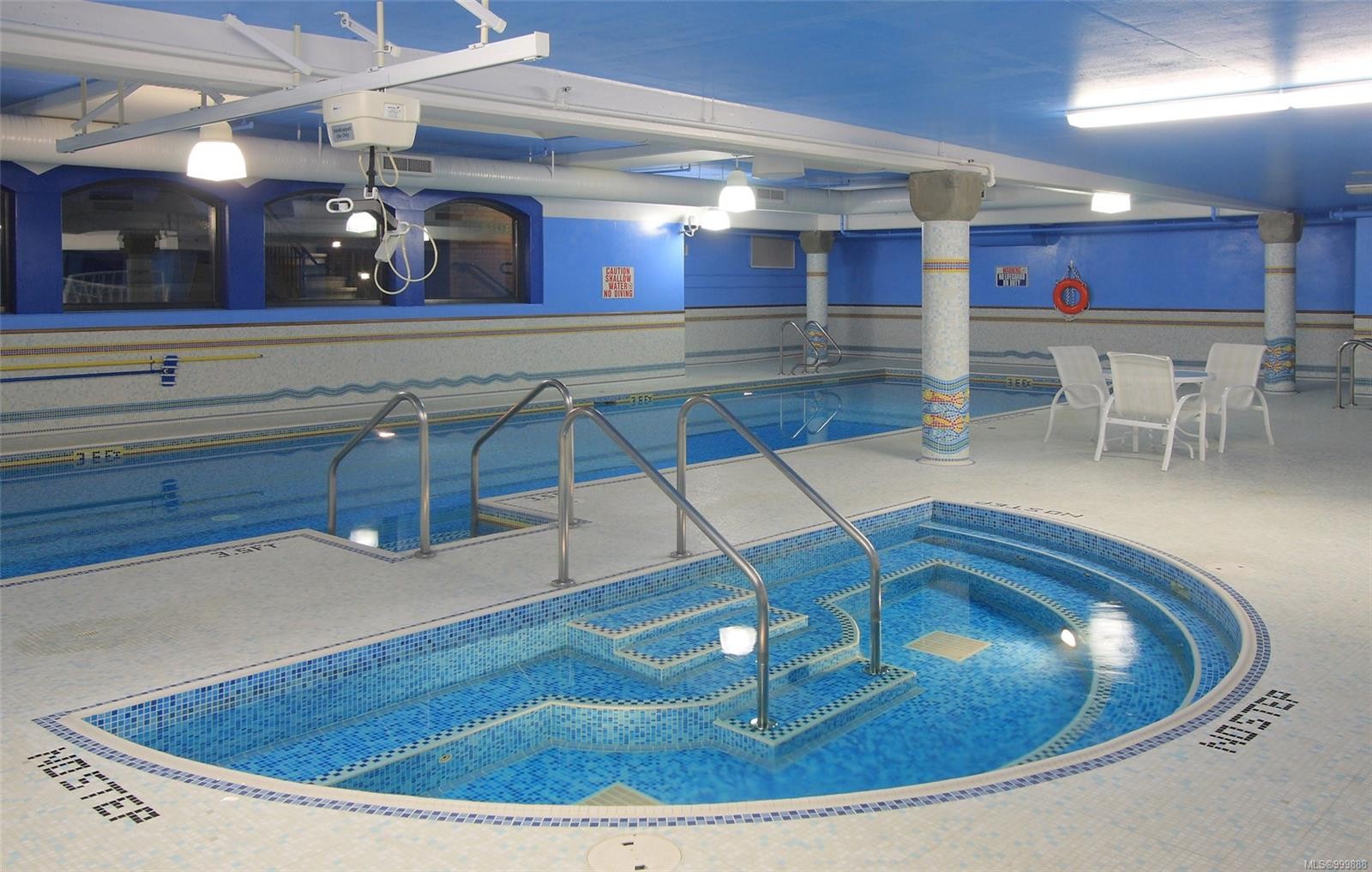 821-21 Dallas Rd, Victoria, BC - Indoor Photo Showing Other Room With In Ground Pool