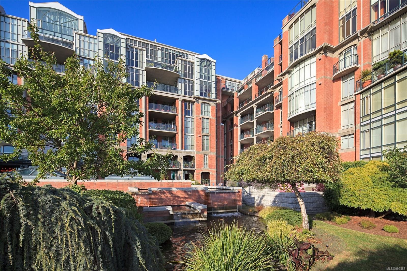 821-21 Dallas Rd, Victoria, BC - Outdoor With Facade