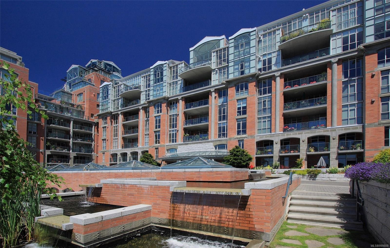 821-21 Dallas Rd, Victoria, BC - Outdoor With Facade