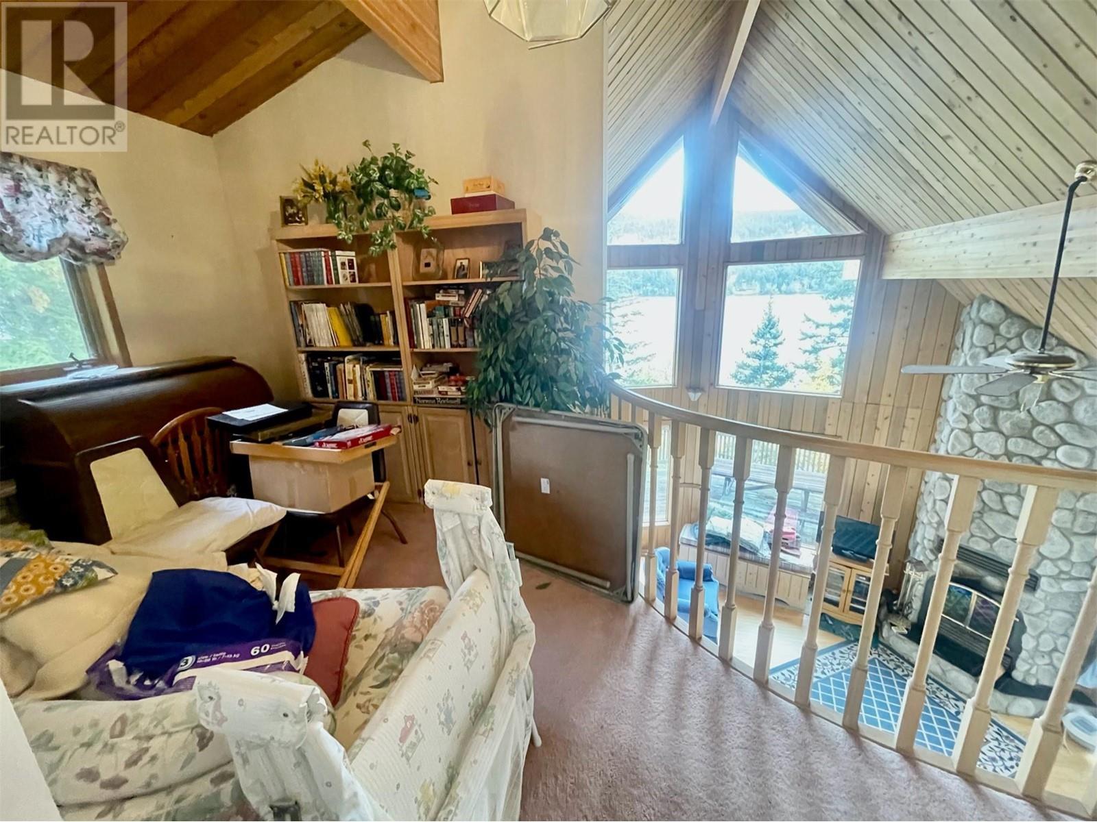 8200 Gun Lake West Road, Gold Bridge, BC - Indoor Photo Showing Other Room