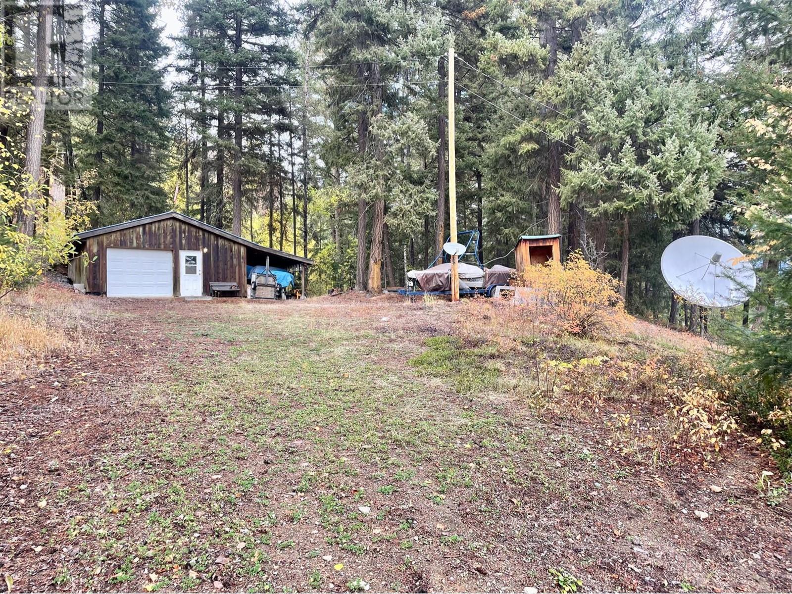 8200 Gun Lake West Road, Gold Bridge, BC - Outdoor