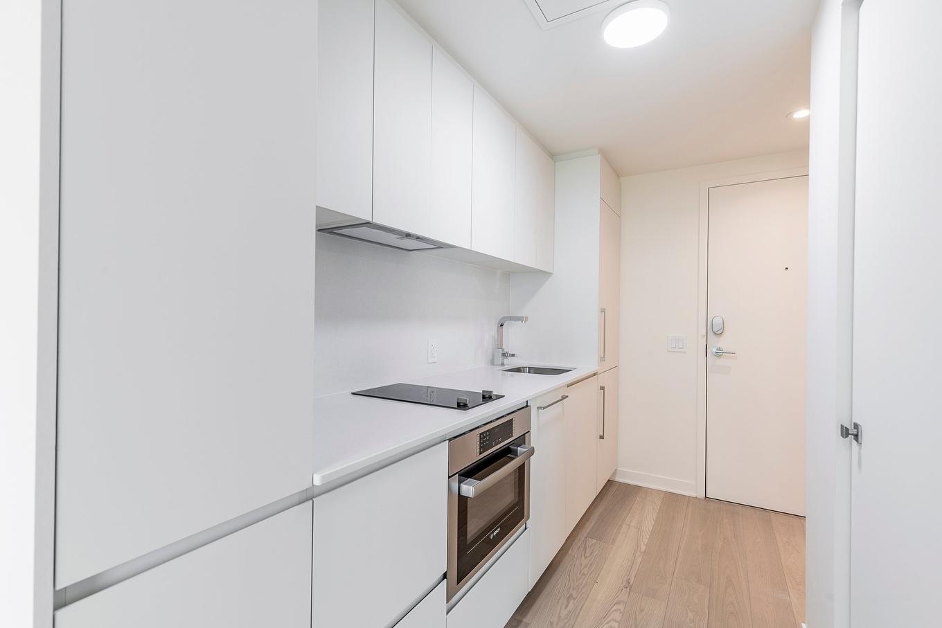 Kitchen - 602-360 Rue Mayor, Montréal (Ville-Marie), QC - Indoor Photo Showing Kitchen With Upgraded Kitchen