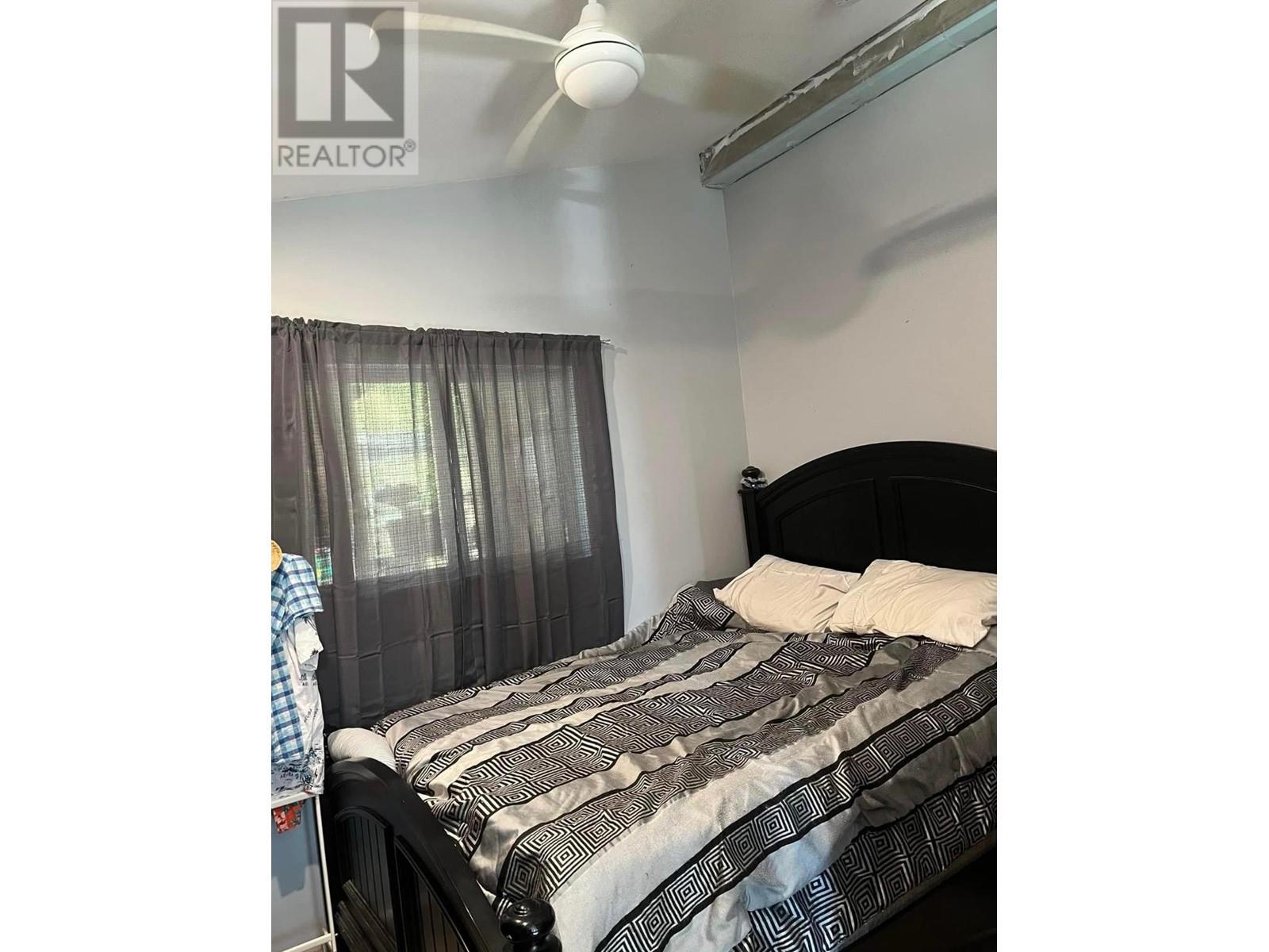 2481 Squilax Anglemont Road Unit# 14, Lee Creek, BC - Indoor Photo Showing Bedroom