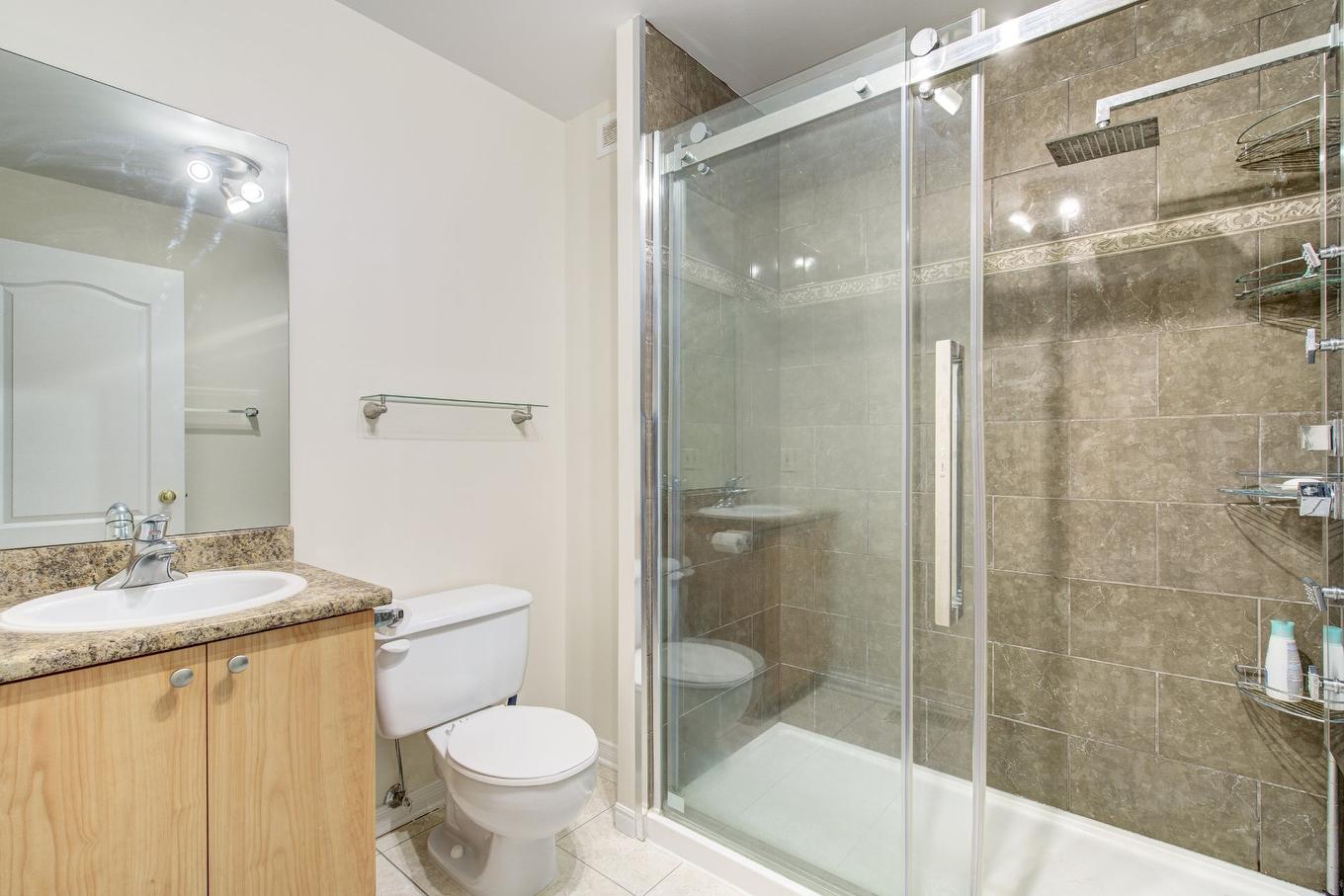 Salle de bains - 18127 Rue De Louvigny, Montréal (Pierrefonds-Roxboro), QC - Indoor Photo Showing Bathroom