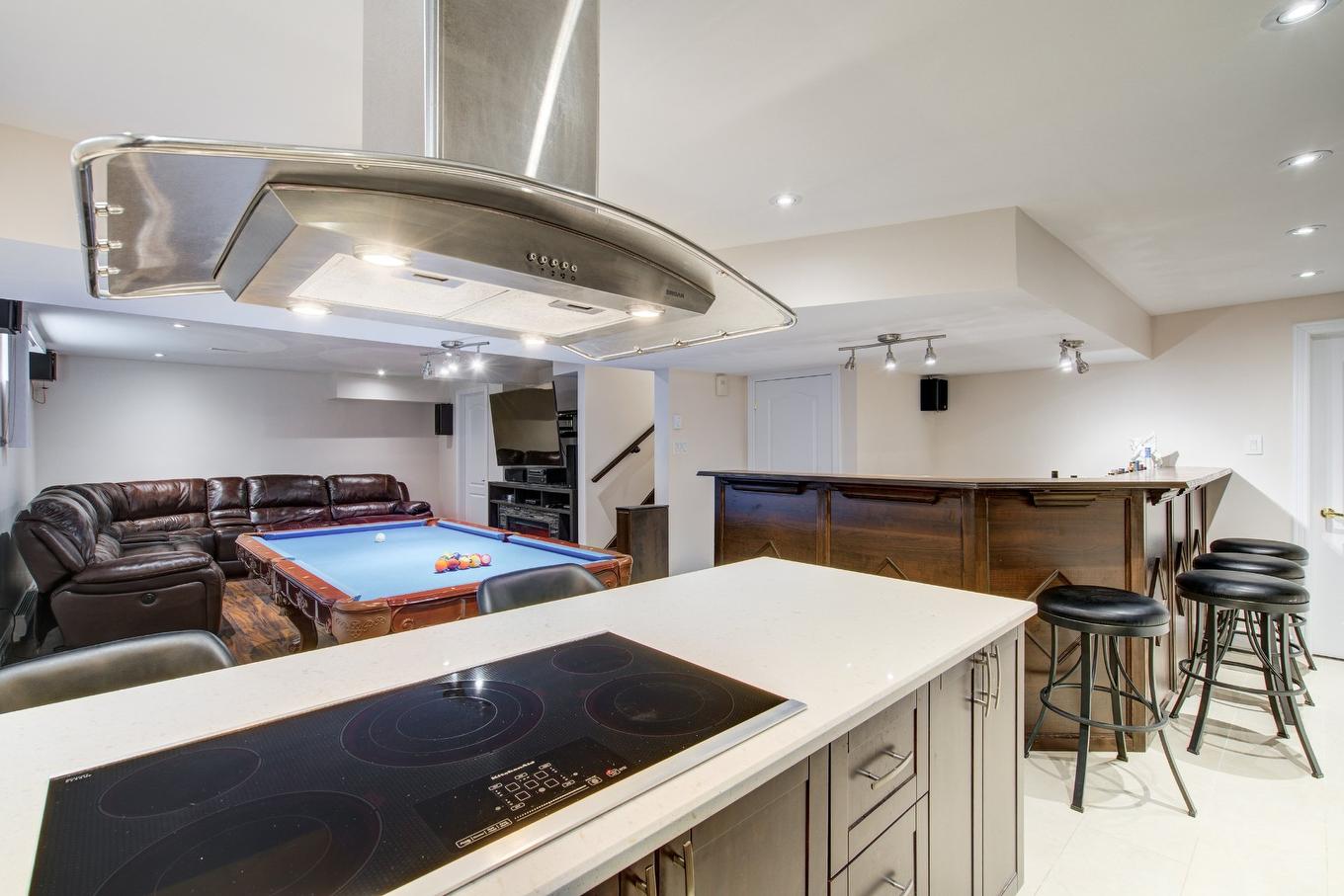 Cuisine - 18127 Rue De Louvigny, Montréal (Pierrefonds-Roxboro), QC - Indoor Photo Showing Kitchen