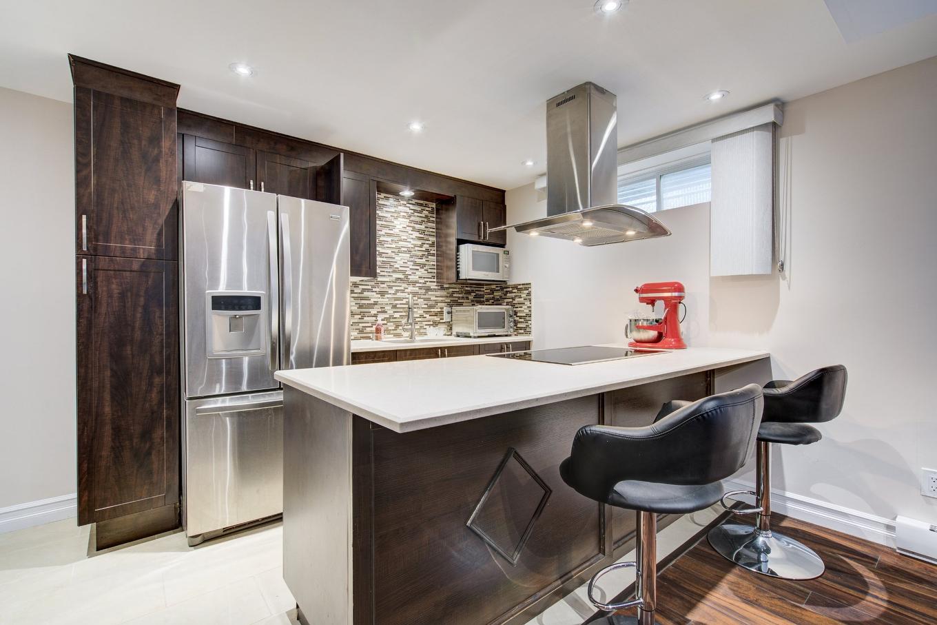 Cuisine - 18127 Rue De Louvigny, Montréal (Pierrefonds-Roxboro), QC - Indoor Photo Showing Kitchen With Upgraded Kitchen