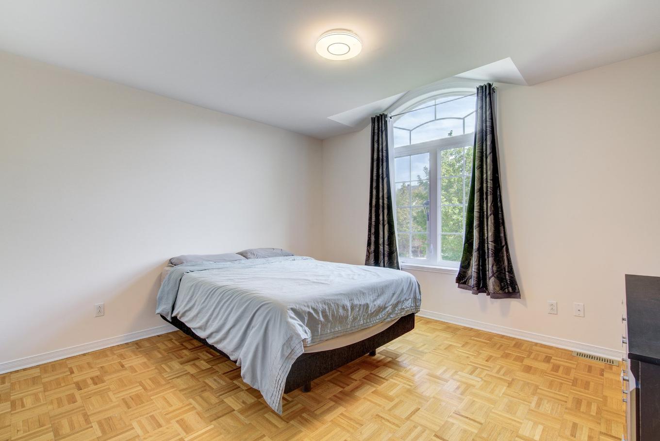 Chambre à coucher - 18127 Rue De Louvigny, Montréal (Pierrefonds-Roxboro), QC - Indoor Photo Showing Bedroom
