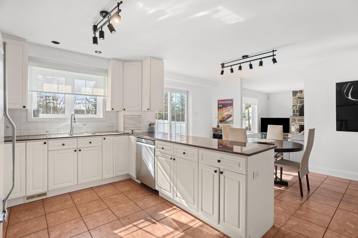 Cuisine - 1037 Ch. Morgan, Saint-Adolphe-D'Howard, QC - Indoor Photo Showing Kitchen