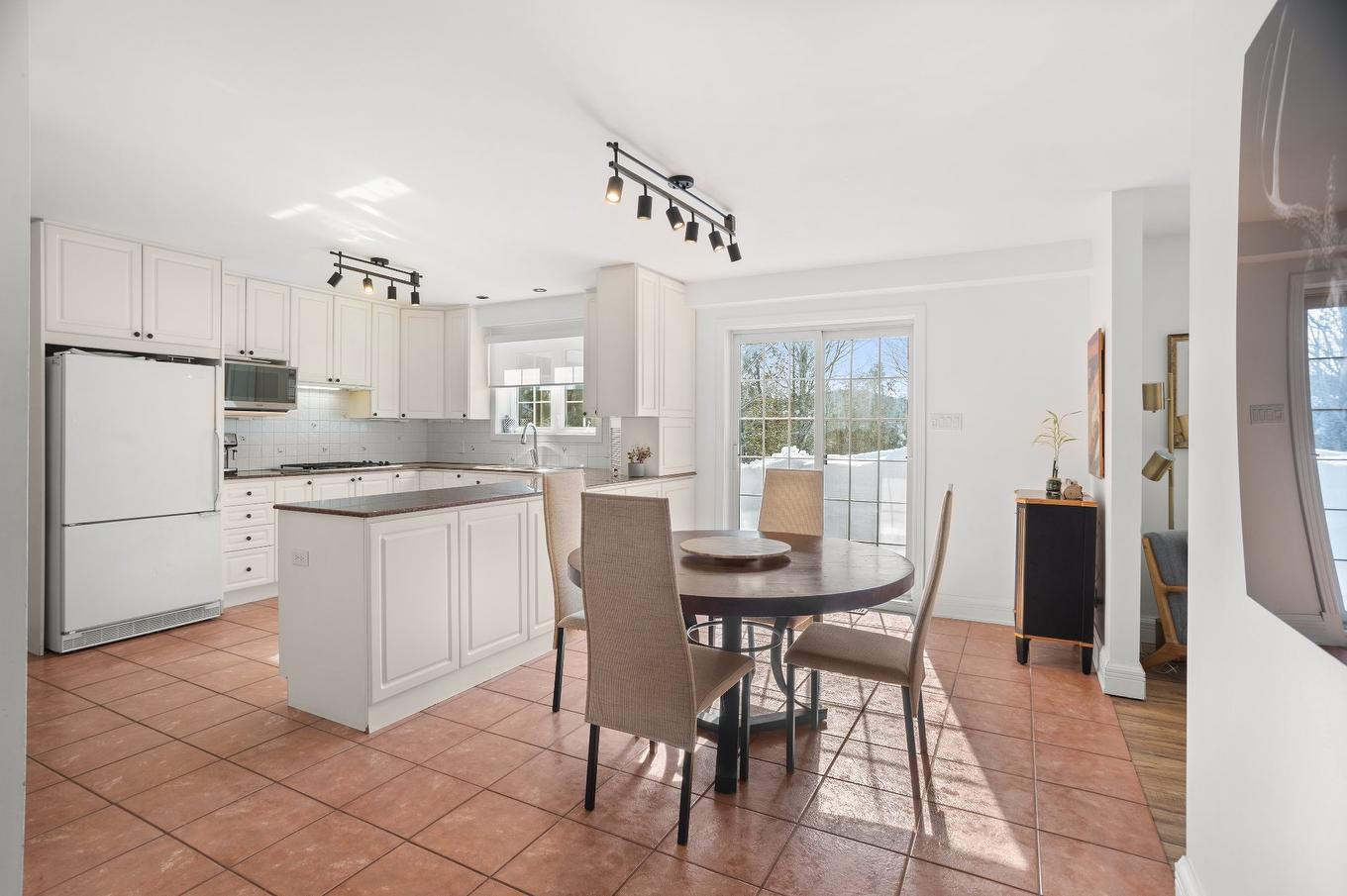 Cuisine - 1037 Ch. Morgan, Saint-Adolphe-D'Howard, QC - Indoor